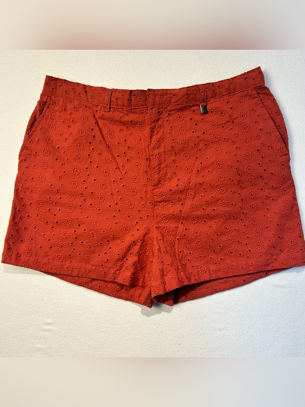 Mexx Red Eyelet Cotton Flat-Front Women's Shorts